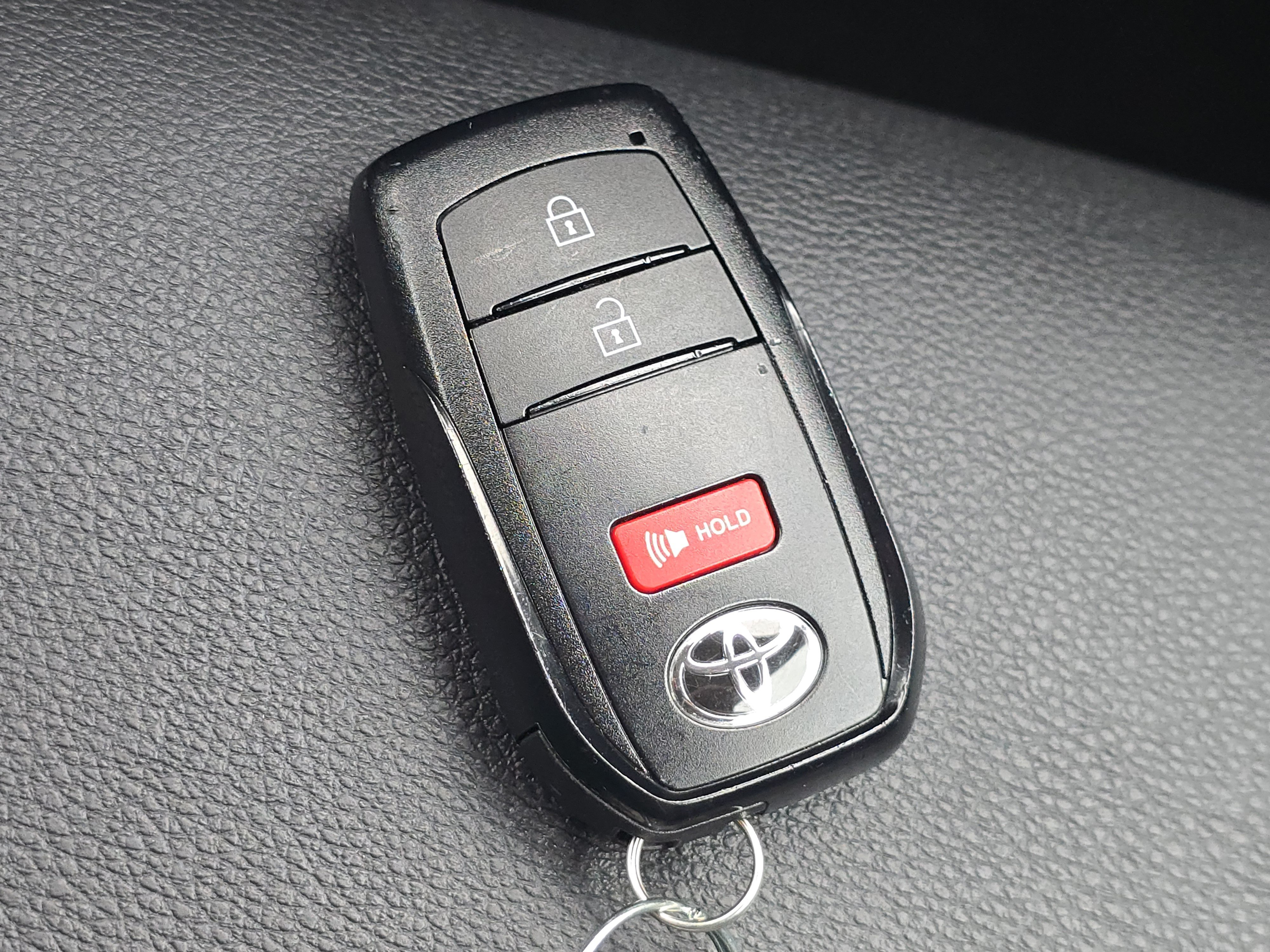 Used 2026 Toyota Corolla Cross XLE AWD/4WD image 28
