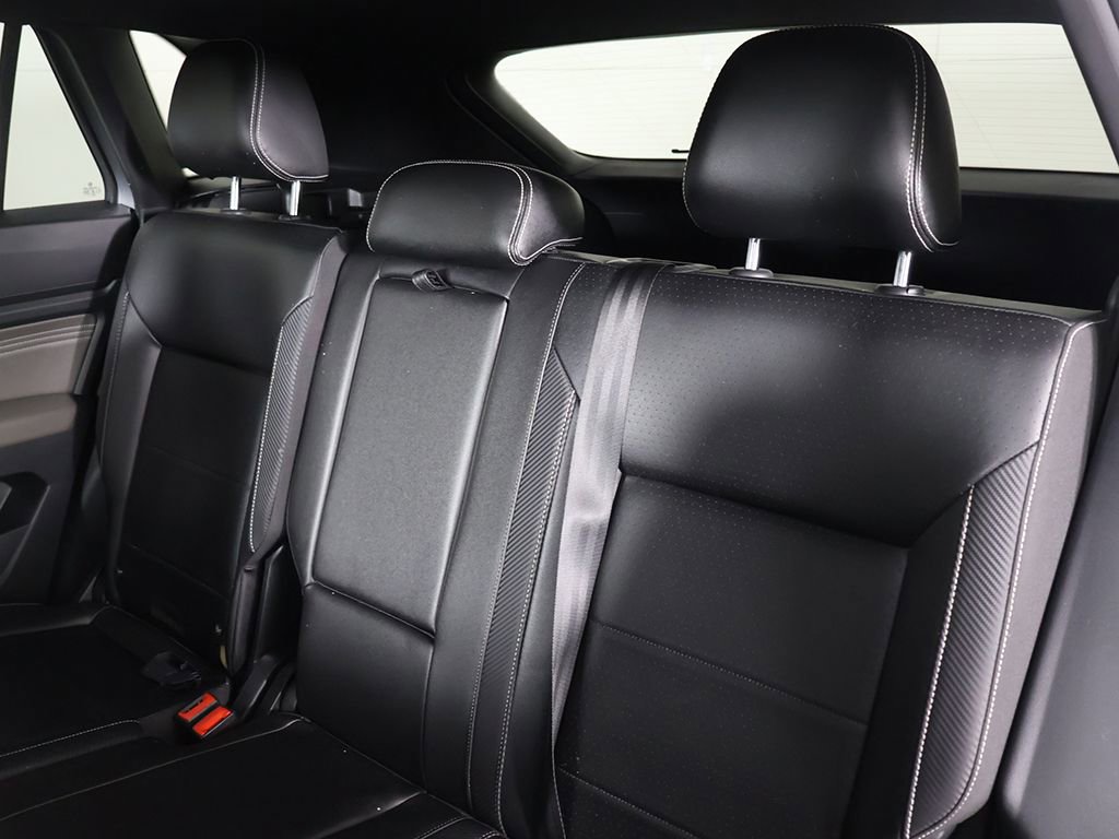 Used 2022 Volkswagen Atlas Cross Sport SEL R-Line image 36