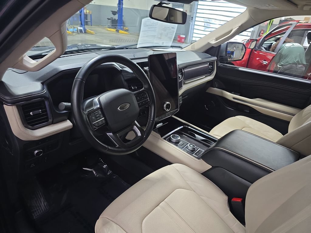 Used 2022 Ford Expedition Platinum AWD/4WD image 19