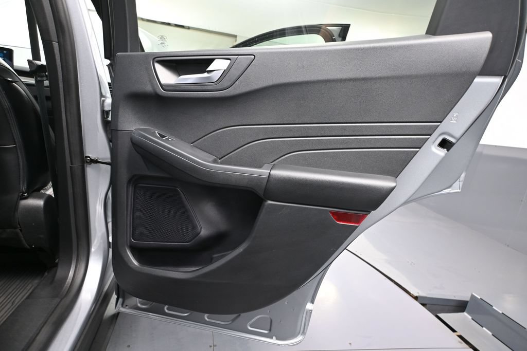 Used 2023 Ford Escape ST-Line w/ Tech Pack #1 AWD/4WD image 33