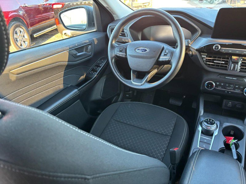 Used 2025 Ford Escape Active AWD/4WD image 13