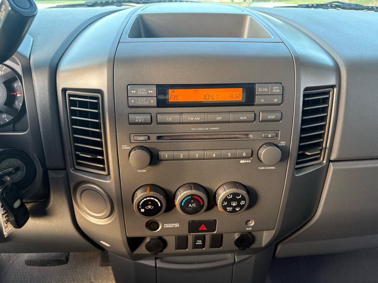 Used 2006 Nissan Titan SE RWD image 37