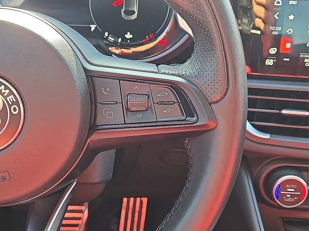 Used 2024 Alfa Romeo Giulia Veloce image 22