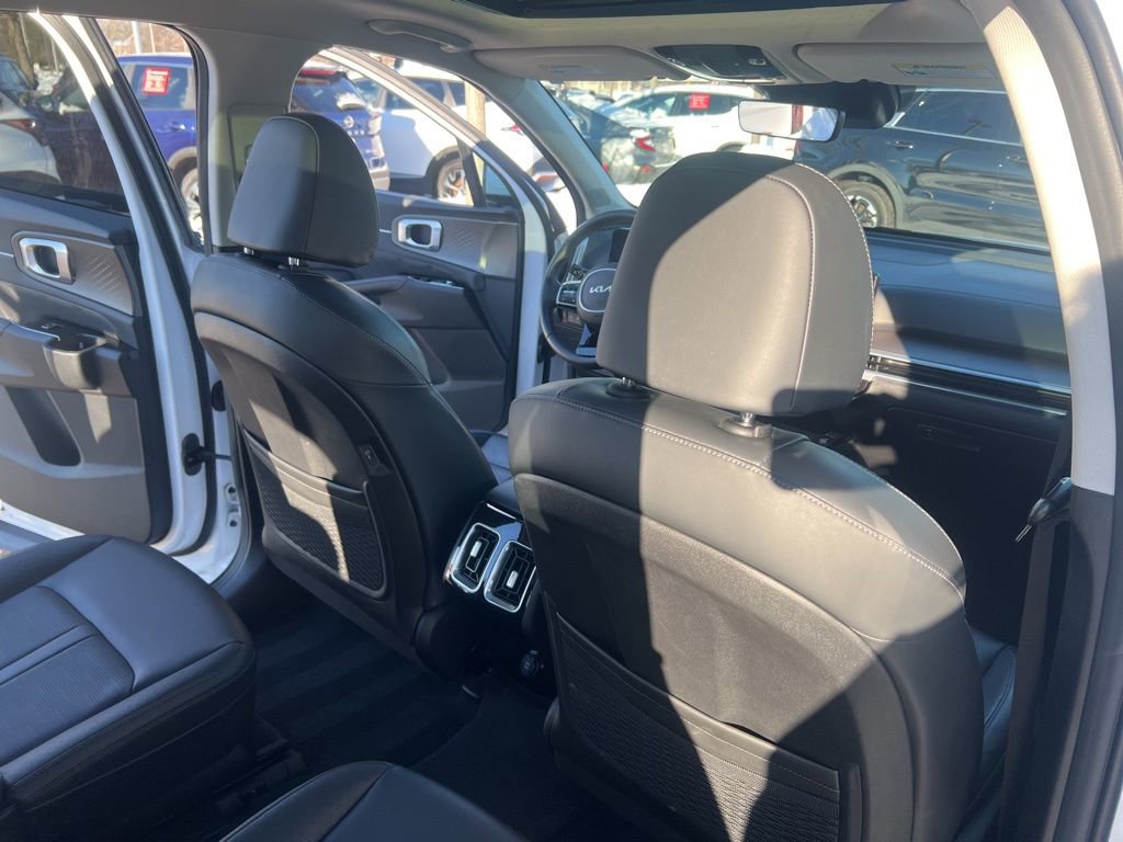 Certified 2024 Kia Sorento SX image 17