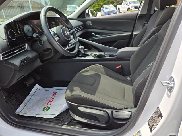 Used 2025 Hyundai Elantra SEL FWD image 10