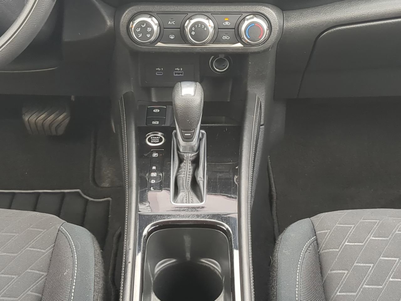 Used 2024 Nissan Kicks SV FWD image 17