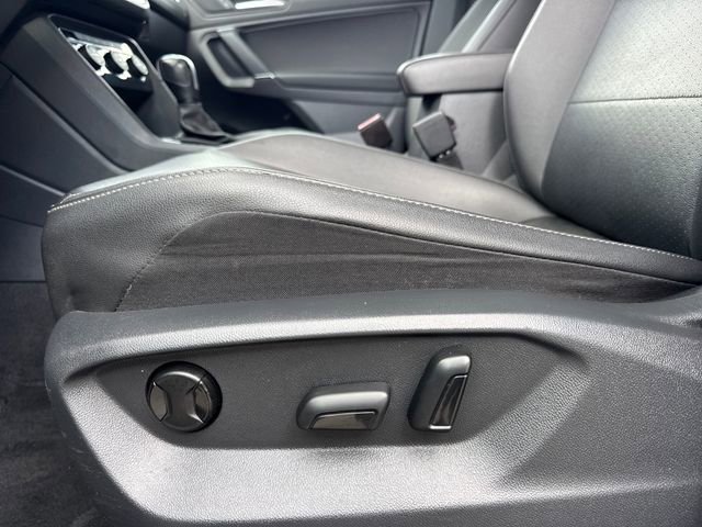 Used 2020 Volkswagen Tiguan SEL image 14