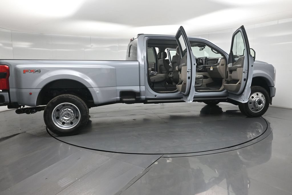 New 2026 Ford F450 Platinum w/ Platinum Plus Package AWD/4WD image 3