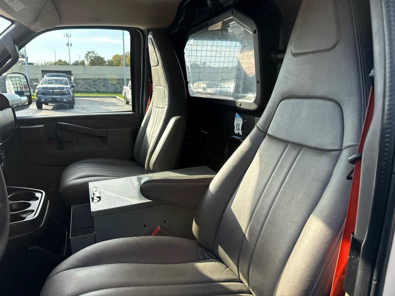 Used 2018 Chevrolet Express 2500 w/ Driver Convenience Package RWD image 13