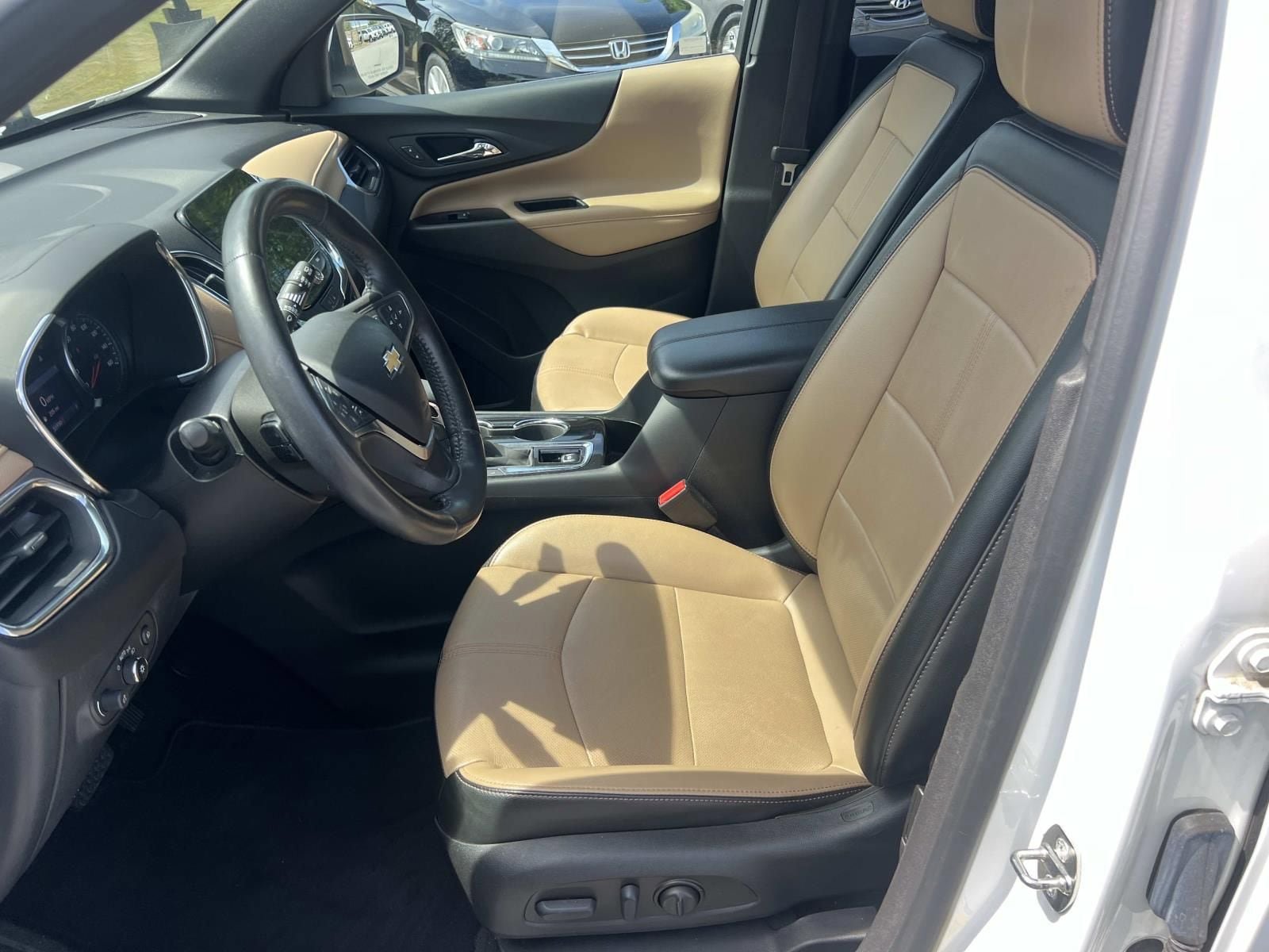 Used 2022 Chevrolet Equinox Premier image 9