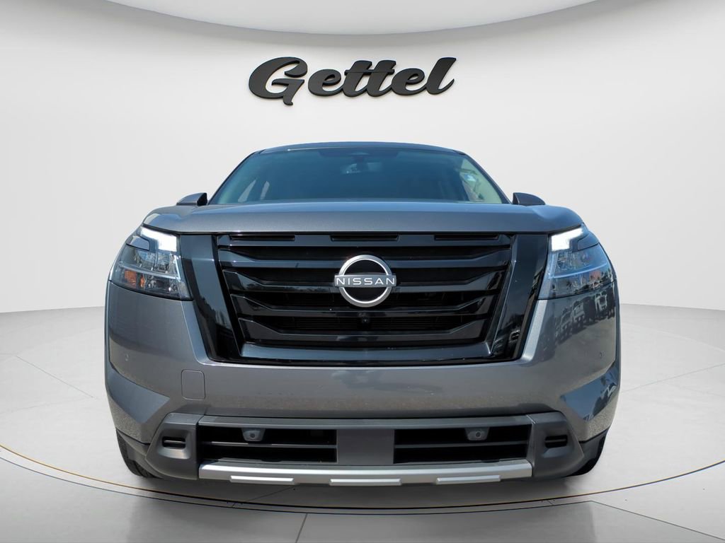 Certified 2024 Nissan Pathfinder SL w/ Black Appearance Package image 8