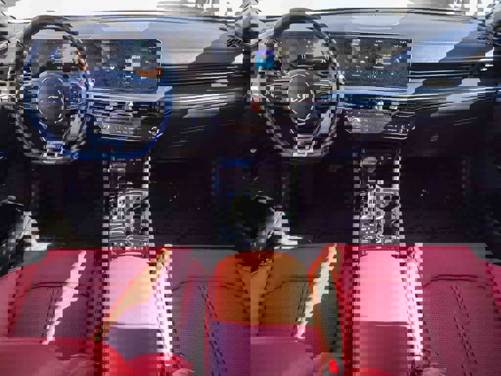 Used 2025 Kia K5 GT-Line w/ GT-Line Premium Package image 11