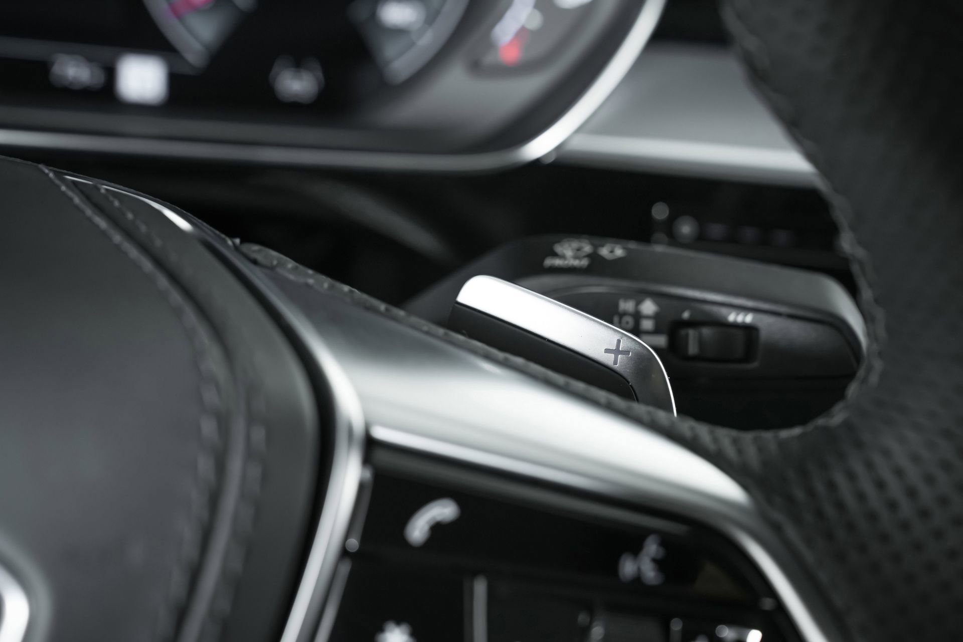 Used 2025 Audi S8 AWD/4WD image 74