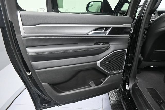 New 2026 Jeep Grand Wagoneer L Limited AWD/4WD image 25