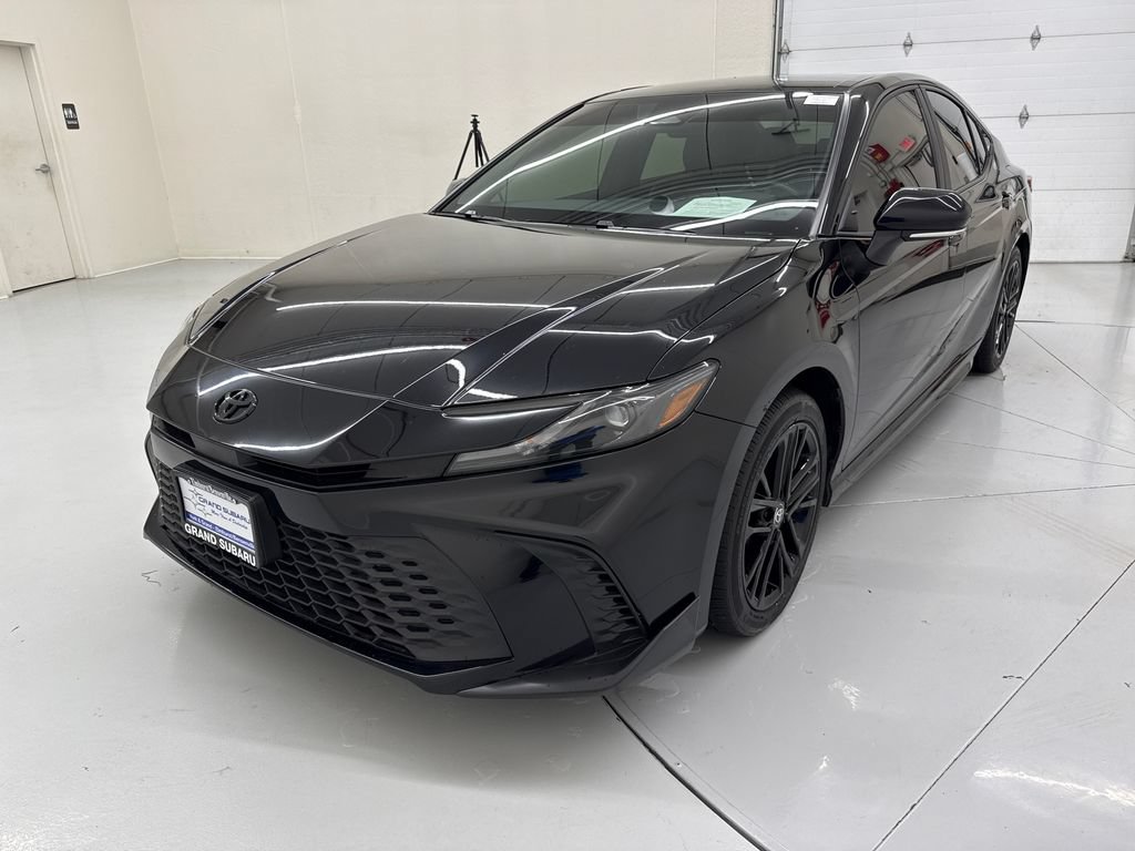 Used 2025 Toyota Camry SE w/ Convenience Package