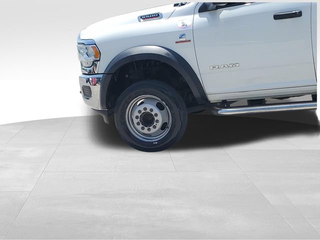 Used 2020 RAM 5500 Tradesman w/ Chrome Appearance Group AWD/4WD image 8