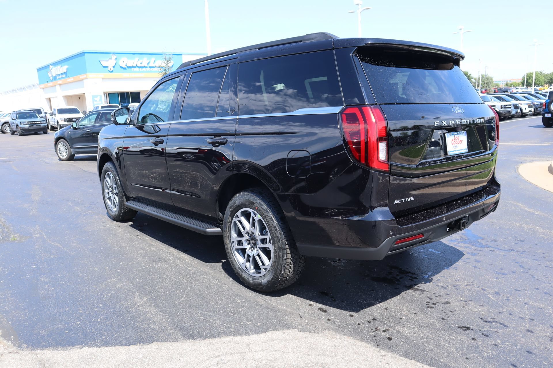 New 2026 Ford Expedition Active AWD/4WD image 24