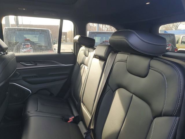 New 2026 Jeep Grand Cherokee Limited w/ Limited Altitude Package image 15