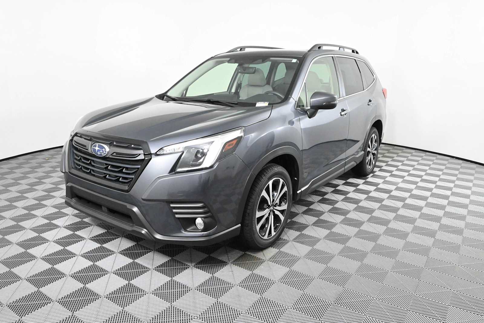 Used 2023 Subaru Forester Limited AWD/4WD image 2