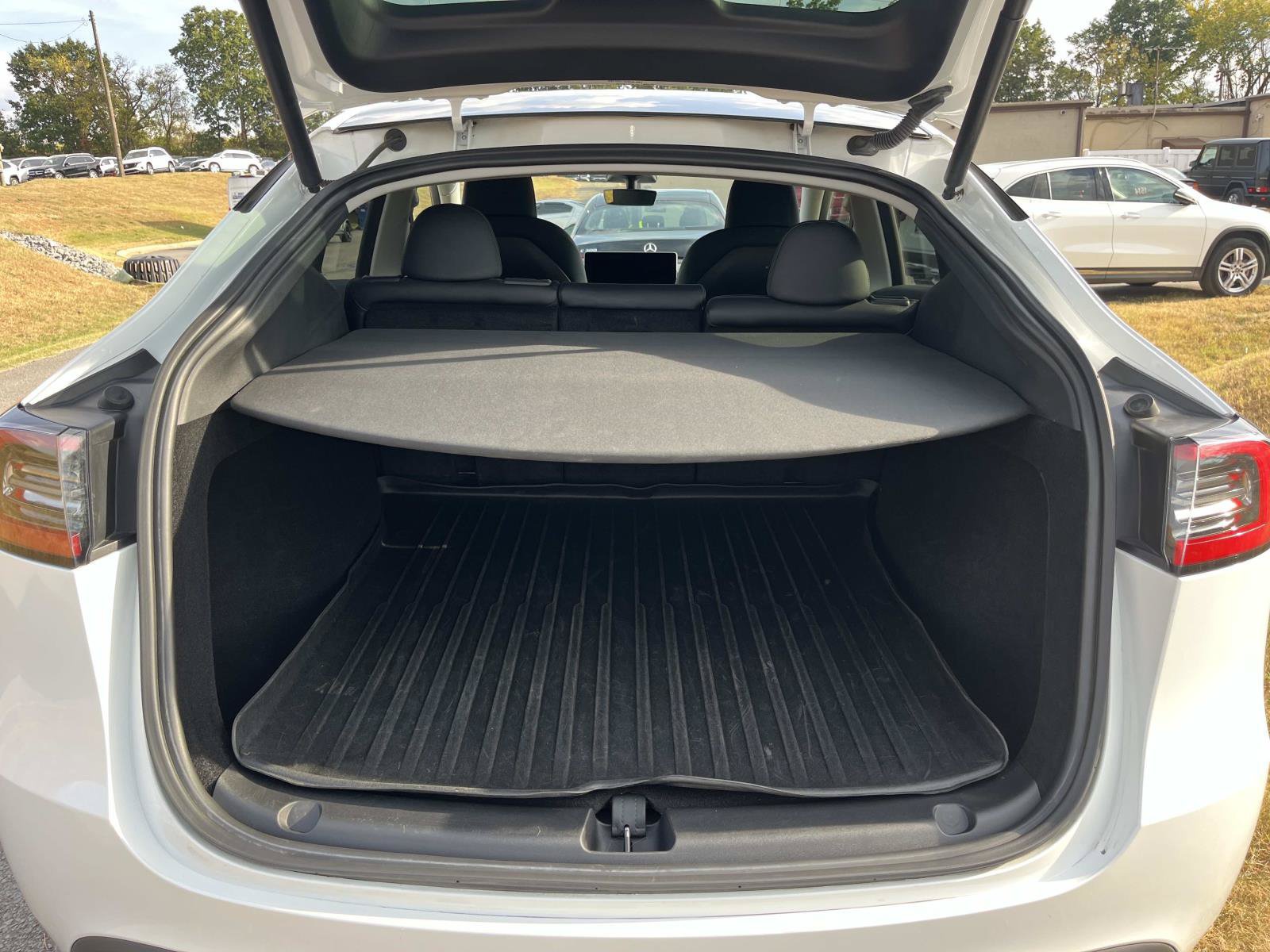 Used 2023 Tesla Model Y Long Range AWD/4WD image 12