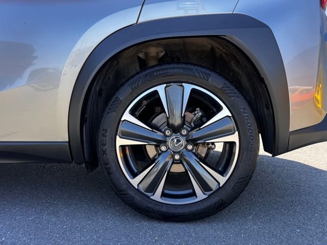 Used 2019 Lexus UX 200 w/ Accessory Package FWD image 10