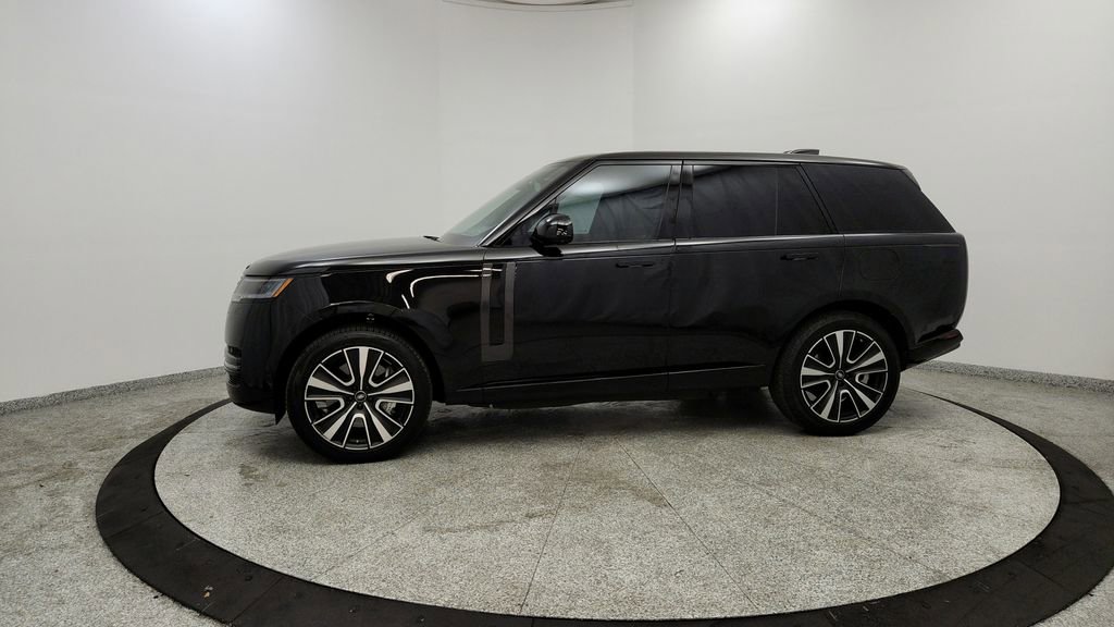 Used 2025 Land Rover Range Rover SE AWD/4WD image 2