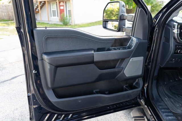 Used 2023 Ford F250 Lariat w/ Sport Appearance Package image 12