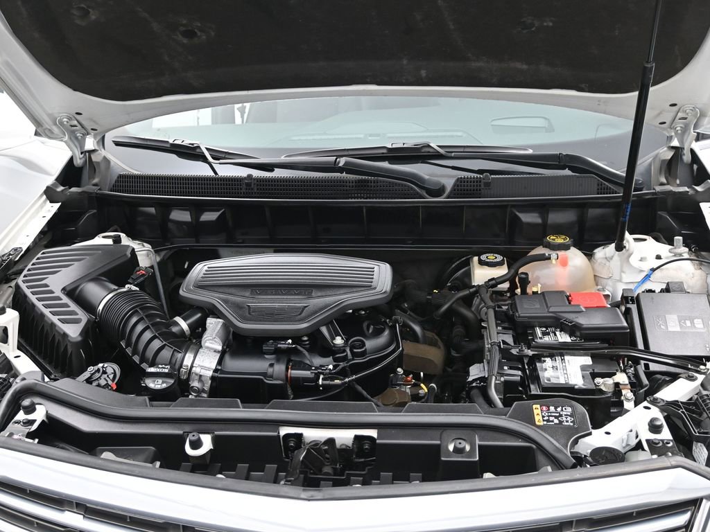 Used 2017 Cadillac XT5 Platinum w/ Driver Assist Package image 18