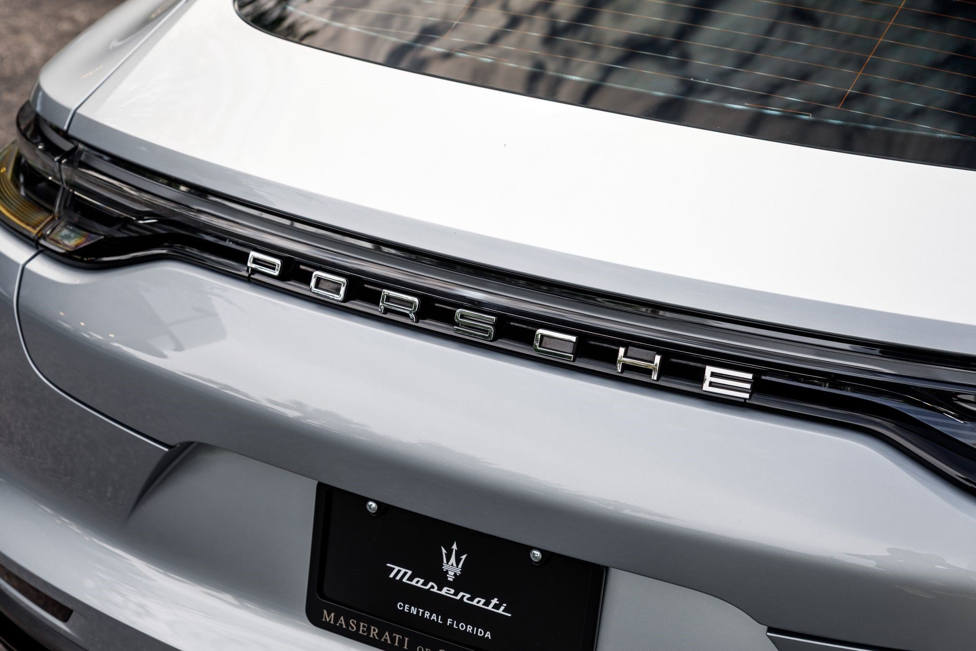 Used 2021 Porsche Panamera image 40