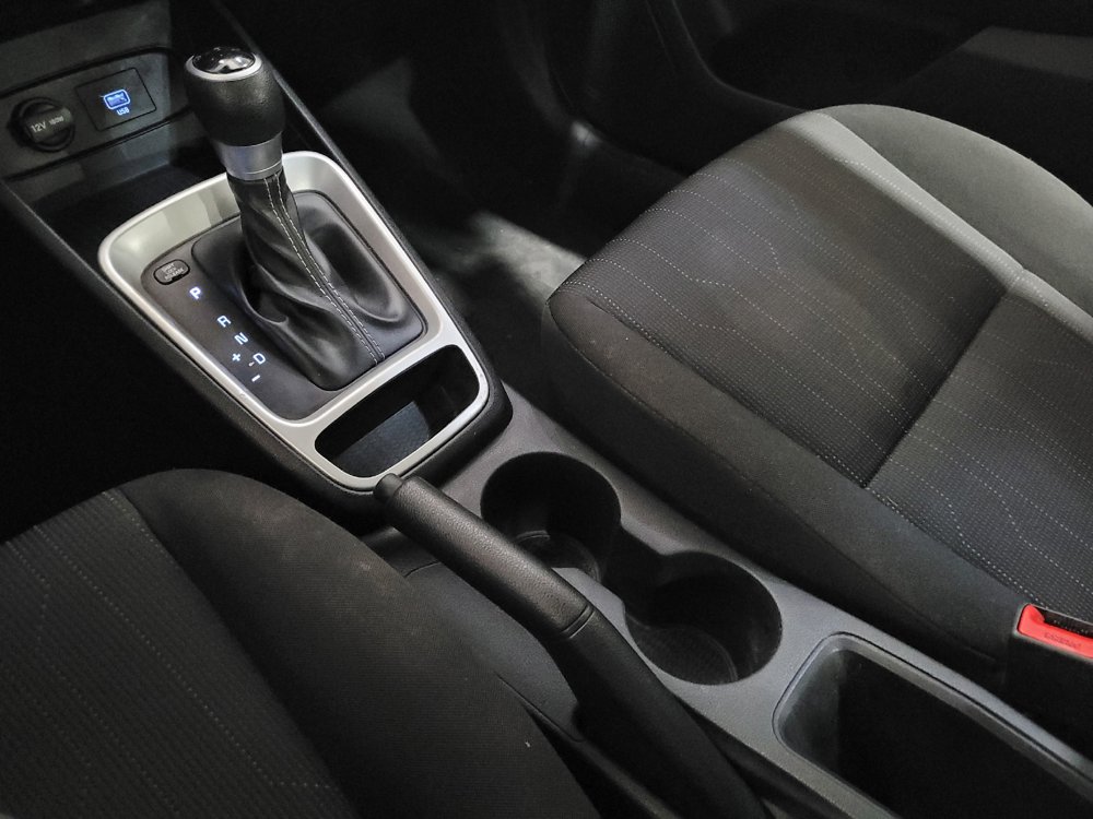 Used 2021 Hyundai Venue SE FWD image 26