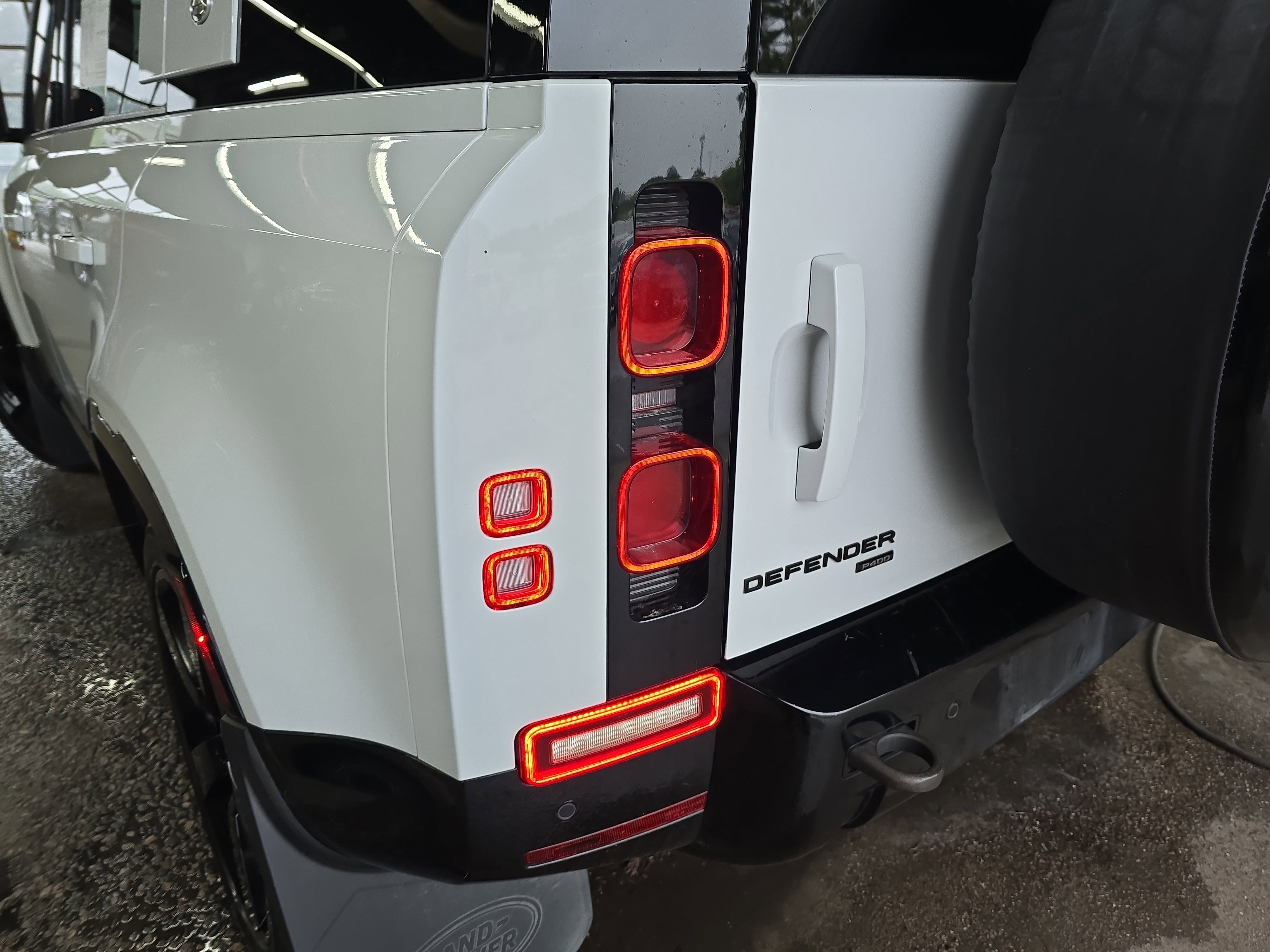 Used 2022 Land Rover Defender 110 X-Dynamic HSE AWD/4WD image 29