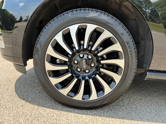 Used 2023 Lincoln Navigator L Black Label AWD/4WD image 16