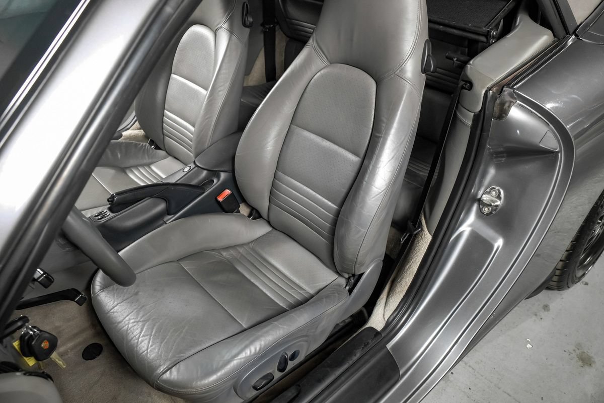 Used 2001 Porsche 911 Carrera RWD image 22