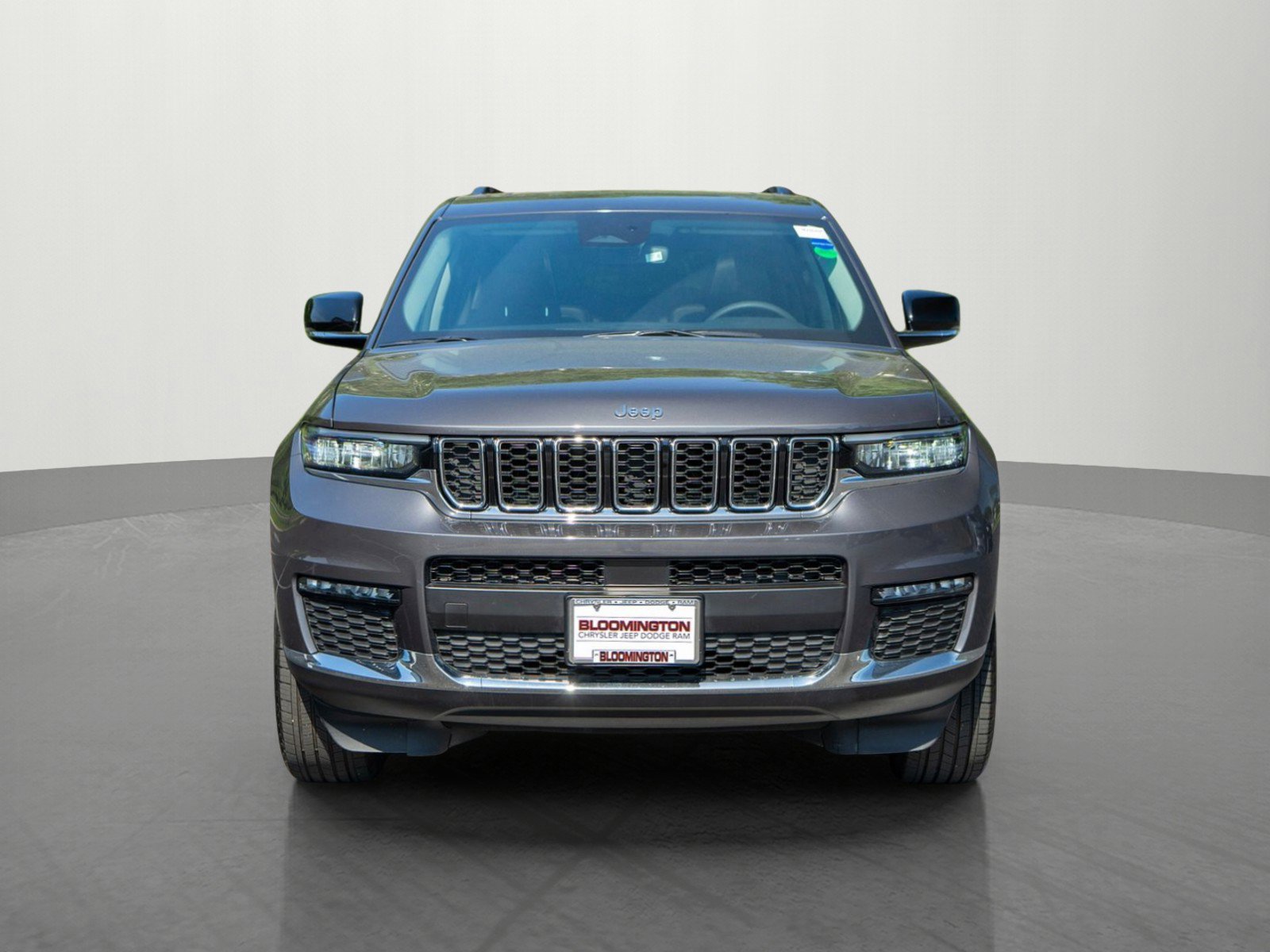 Used 2023 Jeep Grand Cherokee L Limited AWD/4WD image 2