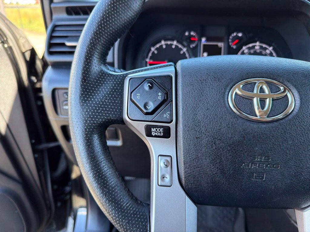 Used 2020 Toyota 4Runner SR5 AWD/4WD image 16