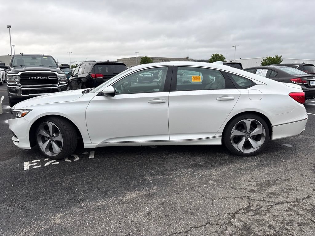 Used 2019 Honda Accord Touring image 4