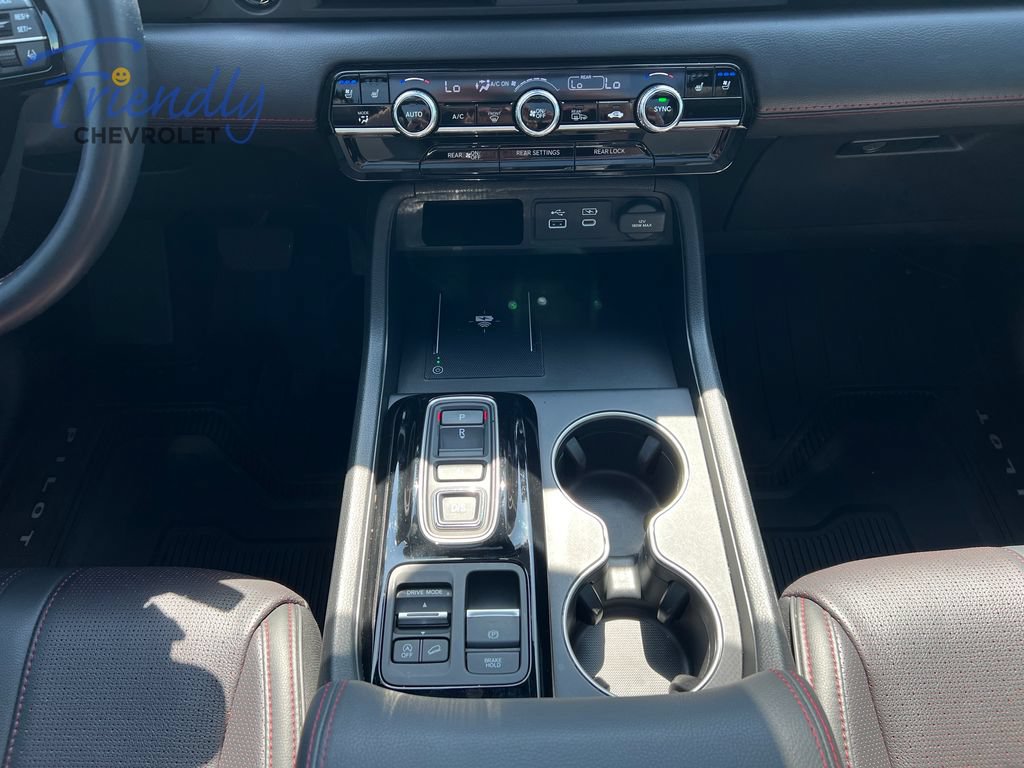 Used 2025 Honda Pilot Black Edition image 23