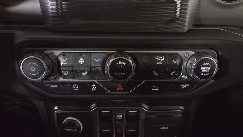 Used 2022 Jeep Gladiator Mojave AWD/4WD image 23