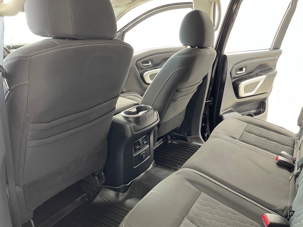 Used 2017 Nissan Titan SV AWD/4WD image 13