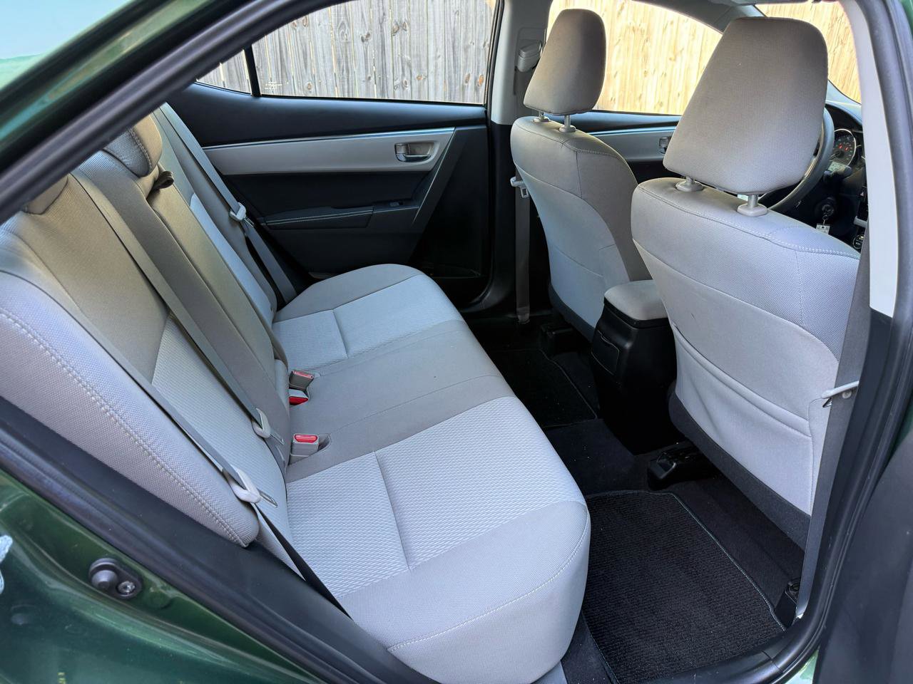 Used 2016 Toyota Corolla LE FWD image 12