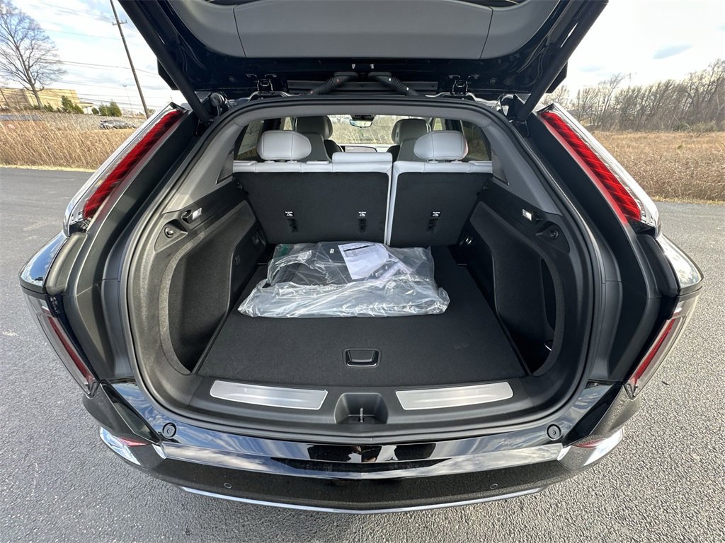 New 2026 Cadillac Optiq Sport 1 image 24