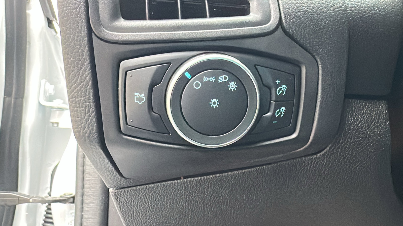 Used 2018 Ford Focus SE image 14