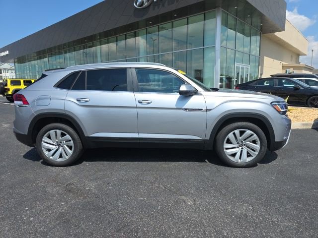 Used 2020 Volkswagen Atlas Cross Sport SE w/ Towing Package AWD/4WD image 21