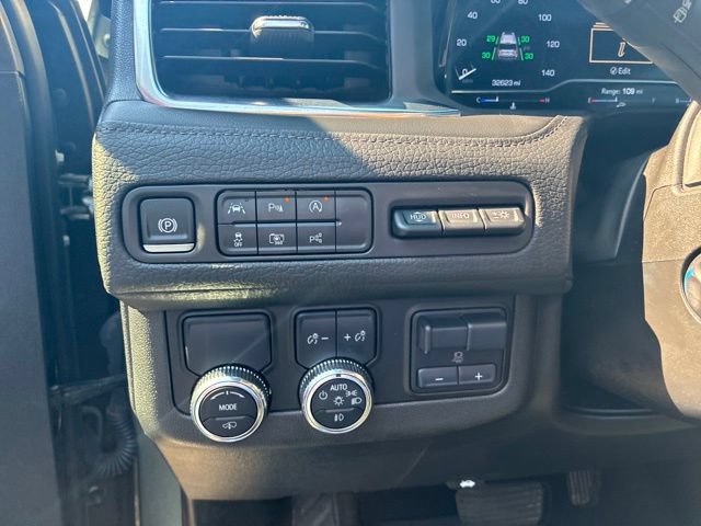 Used 2024 GMC Yukon Denali w/ Advanced Technology Package RWD image 22