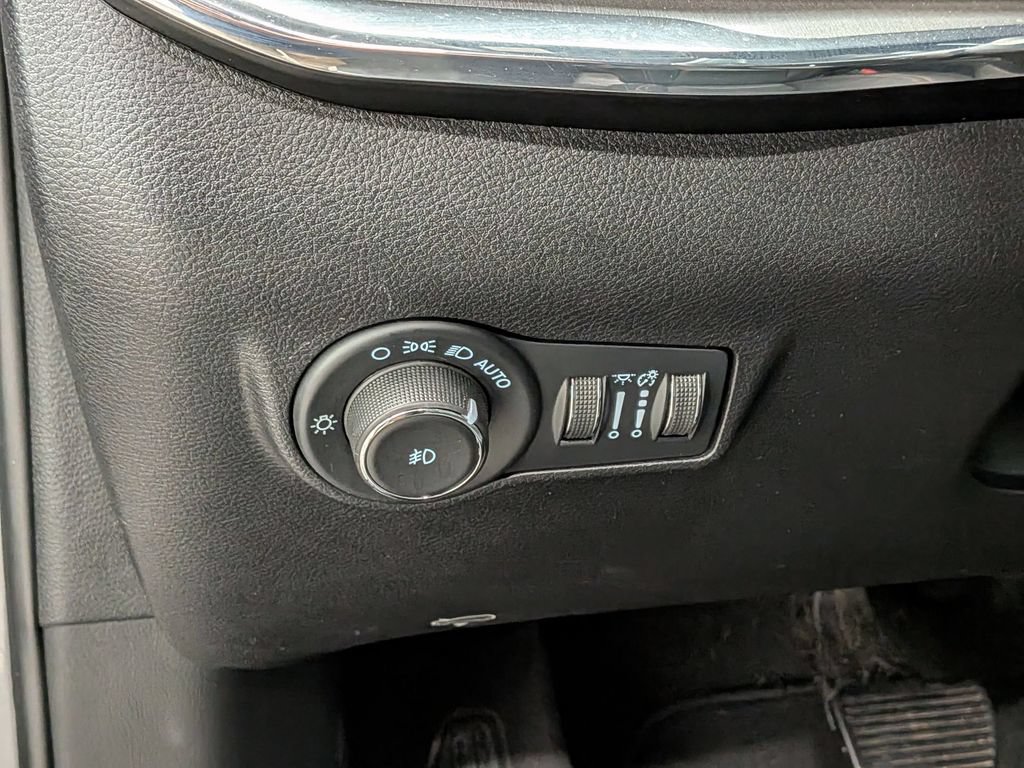 Used 2022 Jeep Compass Limited AWD/4WD image 14
