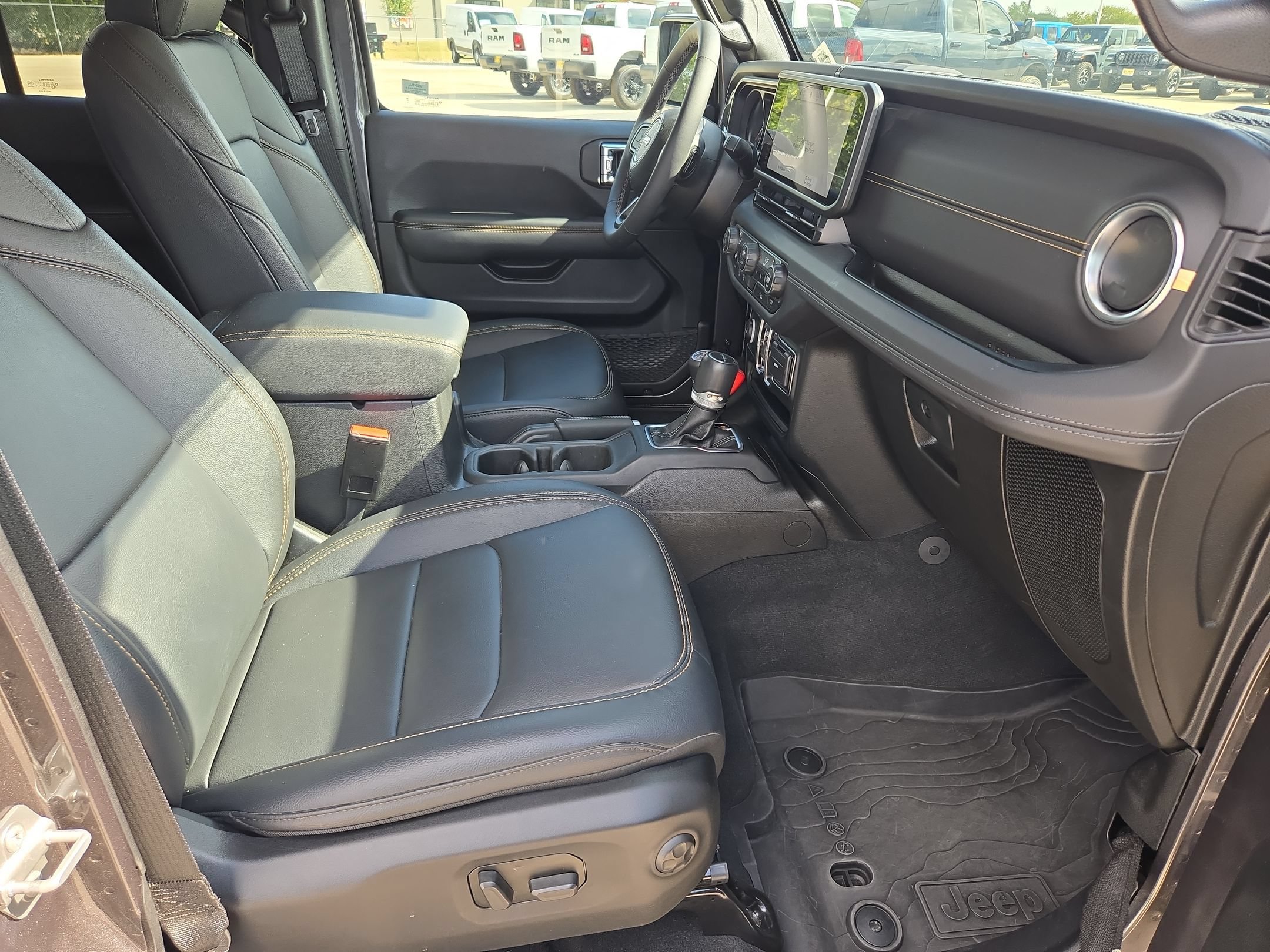 Used 2025 Jeep Gladiator Sport AWD/4WD image 27