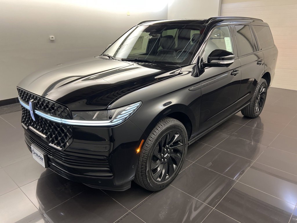 Used 2025 Lincoln Navigator Reserve w/ Jet Appearance Package image 3