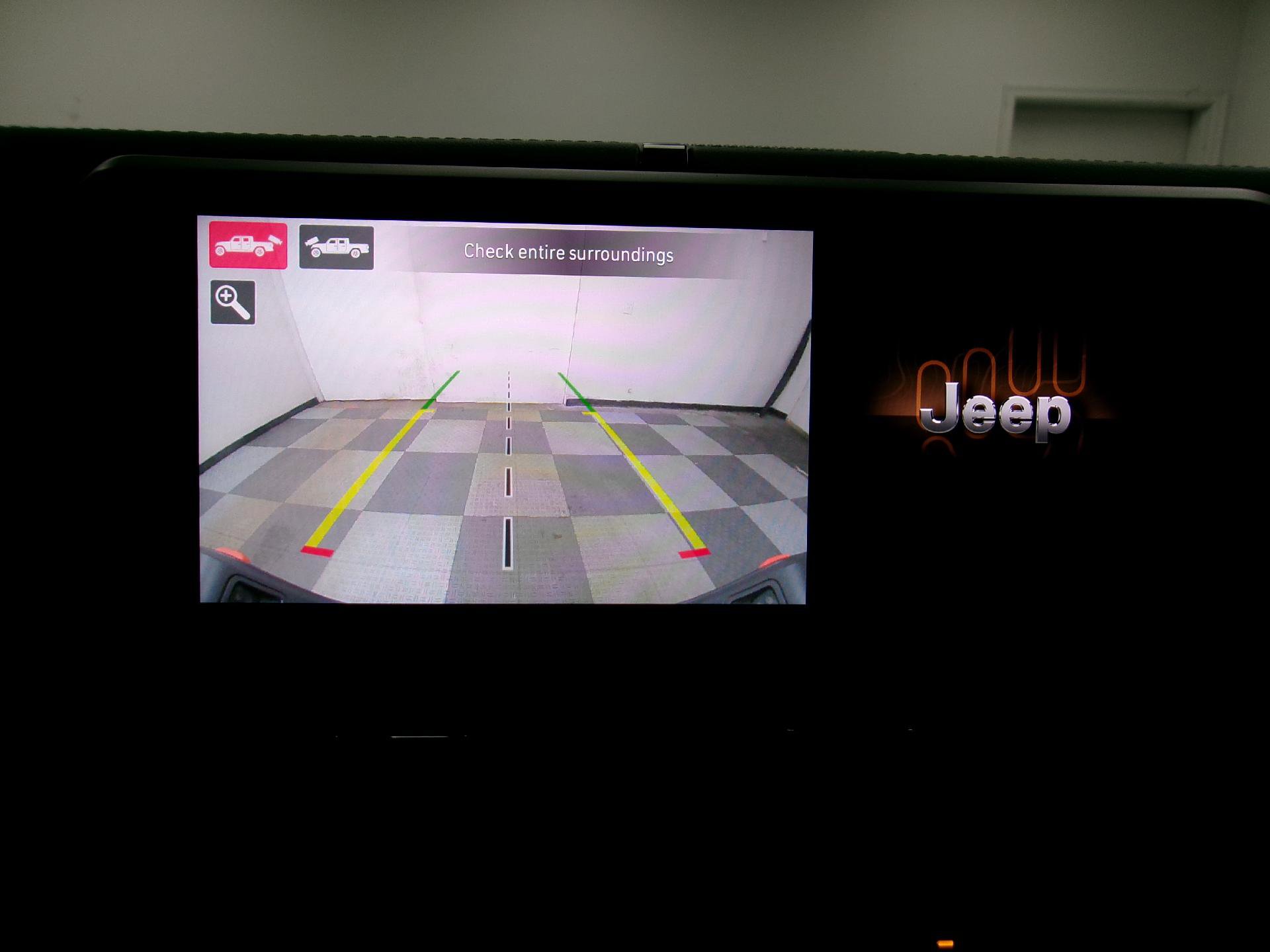 Used 2024 Jeep Gladiator Mojave w/ Technology Group image 7