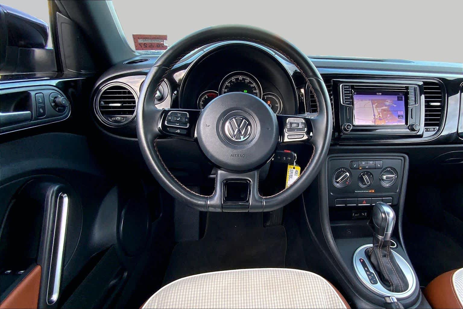 Used 2017 Volkswagen Beetle 1.8T Classic FWD image 6