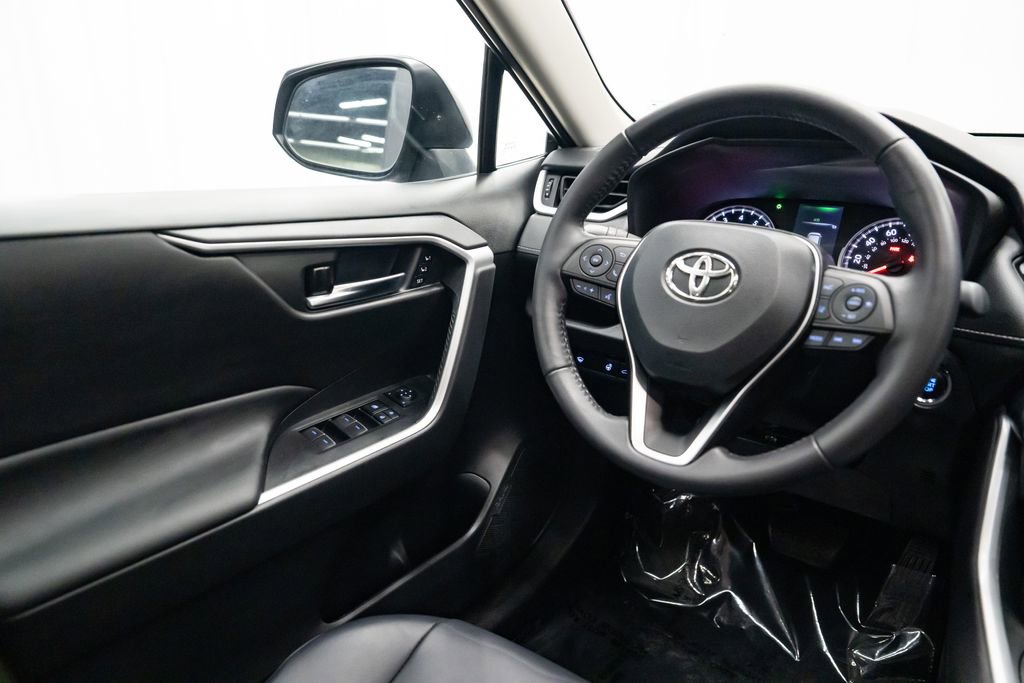 Used 2022 Toyota RAV4 XLE Premium AWD/4WD image 11